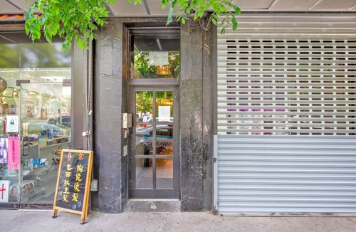 Chinatown Apartment | Deluxe LES 1BR w/W/D, steps to B/D Train & Park, by Blueground