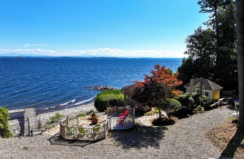 Willsboro Apartment | Dock Access! Charming Lake Champlain Carriage Home