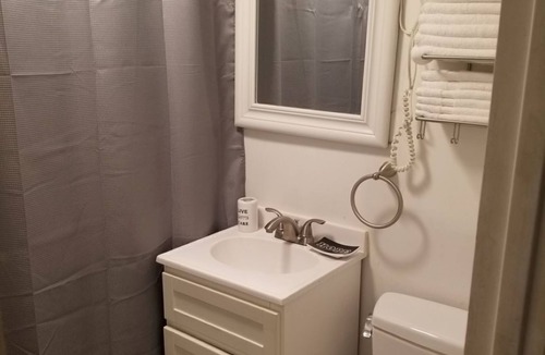 West Bronx Apartment | Elegant 1 Bedroom Apartment 15 Min to Manhattann