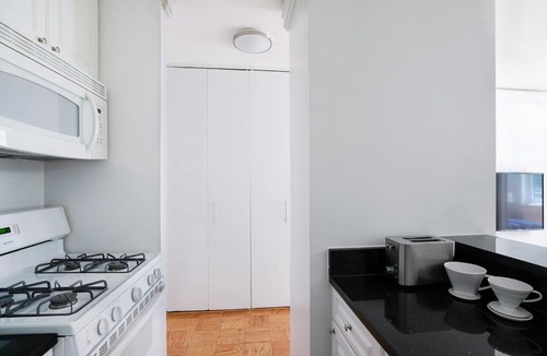 Central Park South Apartment | Elegant 2 Bedroom Apartment At Columbus Circle