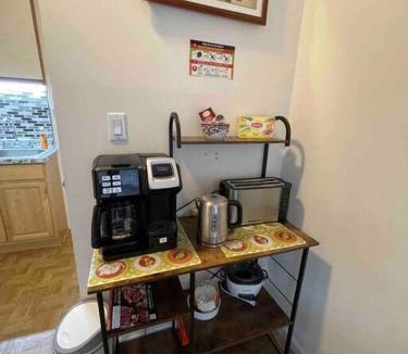 Queens Apartment | Entire Beautiful 2BR Private Apartment [R]