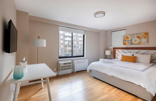 Manhattan Valley Apartment | Excellent 3 Beds 2 Baths By Central Park