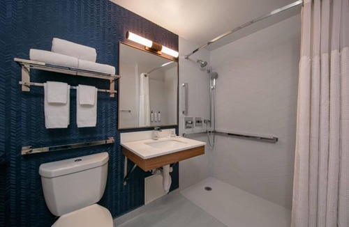 Queens Hotel | Fairfield Inn by Marriott JFK Airport