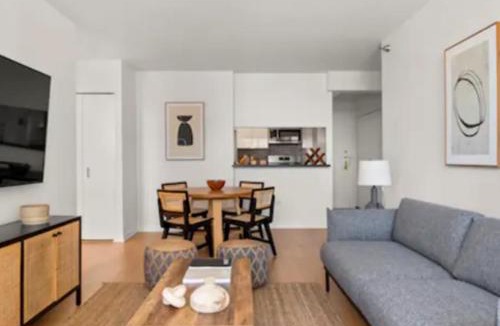 Lincoln Square Apartment | Family Apartment in Excellent Sector of New York