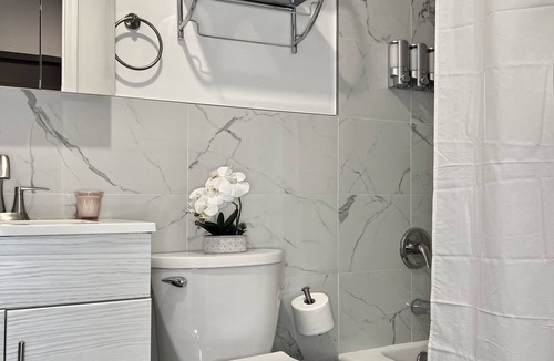 Bath Beach Apartment | Glamorous 1 bd/1 bath Condo in Lower East Side