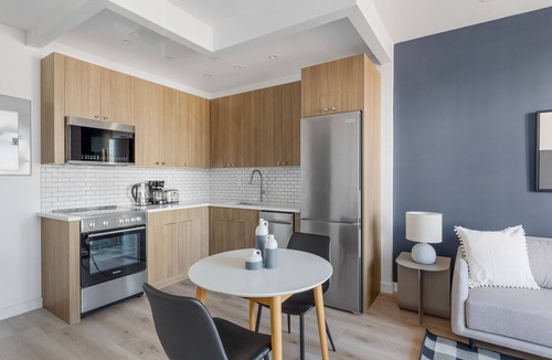 Vinegar Hill Apartment | Gorgeous Dumbo 1BR w/Gym & Roof, nr TimeOut Building, by Blueground
