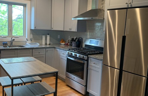 New Brighton House | Gorgeous Master Room with En Suite Bathroom in NYC