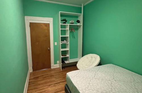 Queens Apartment | Green Walls NYC Cozy Shared Apartment in Vibrant Neighborhood!