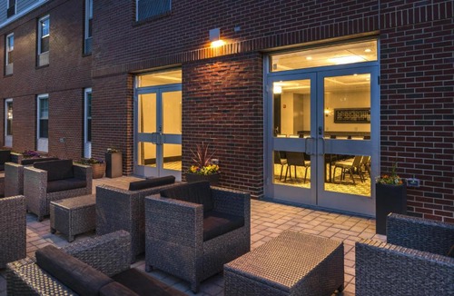 Martinsville Hotel | Hampton Inn & Suites Bridgewater, NJ