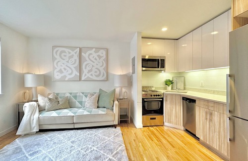 Midtown Apartment | Happy-Clean-New Home in Heart of NYC w/wifi and laundry