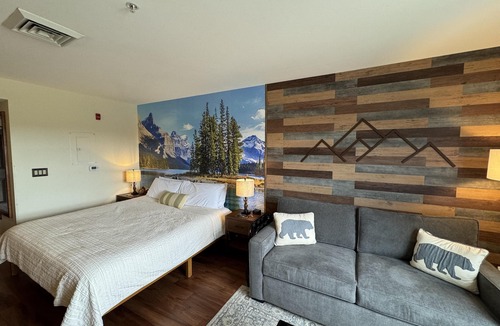 Vernon Hotel | Heated Pool Hot Tubs Sauna Gym Mtn Views Appalachian @ Mtn Creek sunsets