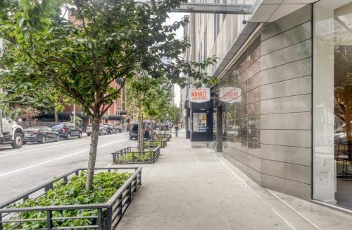 Hell's Kitchen Apartment | Hells Kitchen 2BR w Elevator nr Central Park NYC-523
