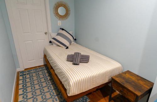Midtown West Apartment | Hells Kitchen Hideaway
