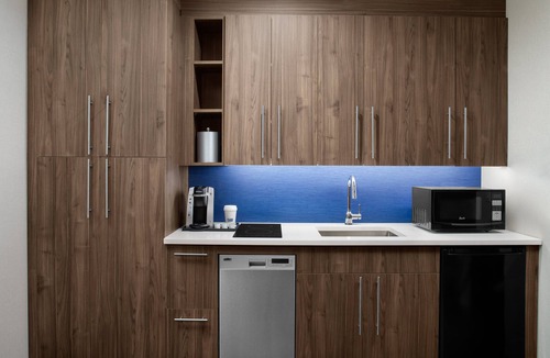 Queens Hotel | Holiday Inn Express & Suites Woodside LaGuardia Airport by IHG