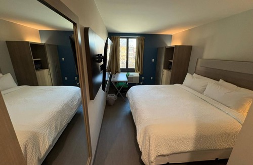 West Bronx Hotel | Holiday Inn Express & Suites Bronx - Zoo Area by IHG