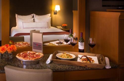 Rose Hill Hotel | Hotel Giraffe by Library Hotel Collection