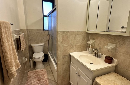 Washington Heights Apartment | HUGE Pet friendly, Chic 2-bedroom quiet apartment in New York.