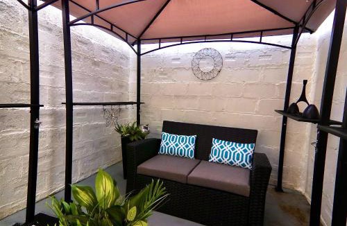 East Flatbush House | Hugh's and Nora's Place to stay