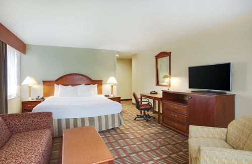 Queens Hotel | La Quinta Inn by Wyndham Queens (New York City)