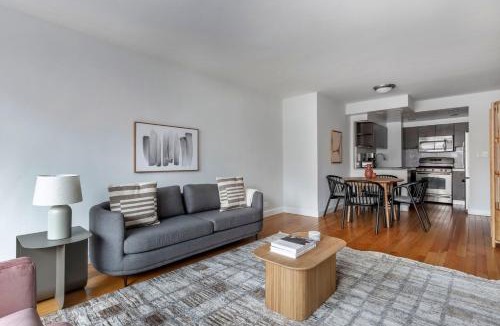 Central Park South Apartment | Lenox Hill 2br w elevator doorman nr art NYC-1284