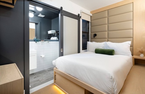 Midtown East Hotel | Little Charlie Hotel