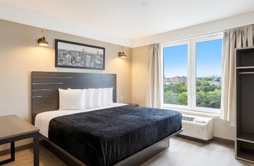 Norwood Hotel | LIV Hotel Bronx GRAND OPENING