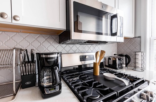 Bedford-Stuyvesant Apartment | Lovely 3-bedroom with free street parking