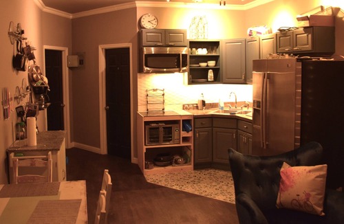Bushwick House | Lovely Bushwick 3br With Balcony and Bay Windows