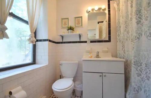East Village Apartment | Lovely Full Apartment x East Village (Thompkins Square Park)