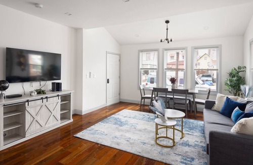 Queens Apartment | Luxurious 6 Bedroom Townhouse NYC