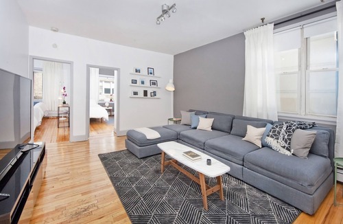 Ukrainian Village House | Luxury 2200ft² 4-Bedroom in the East Village!