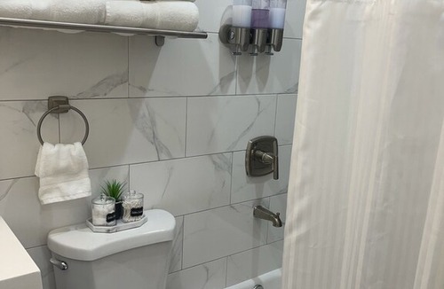 Williamsbridge House | Luxury apartments NY 4 Bedrooms 3 Bathroom.