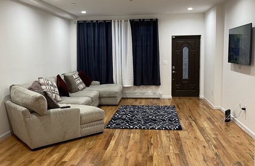 Williamsbridge House | Luxury apartments NY 4 Bedrooms 3 Bathroom.