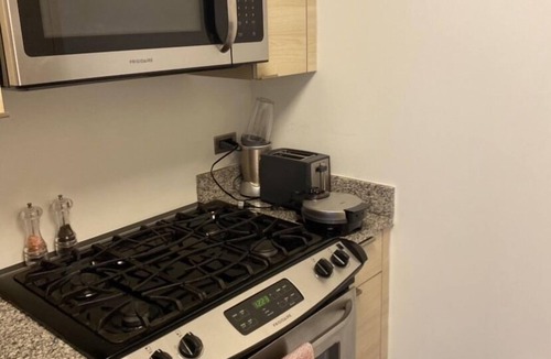 Hunters Point Apartment | Luxury Entire Studio Minutes From Time Square!