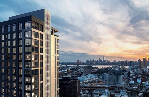 Hunters Point Apartment | Luxury Entire Studio Minutes From Time Square!