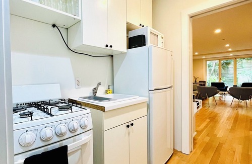 Park Slope Apartment | Luxury Garden bedroomnin Park Slope - A perfect vacation getaway