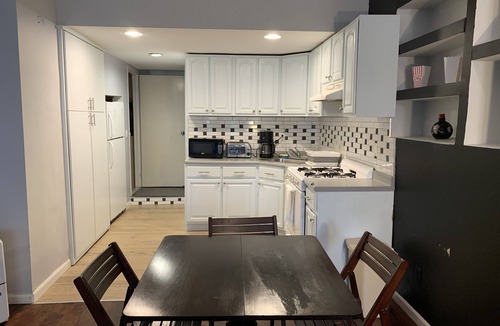 Flatlands House | Luxury One bedroom with private garden