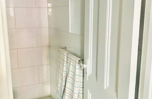 Bedford-Stuyvesant Apartment | Luxury Top 50 Interior Designer Studio Apartment