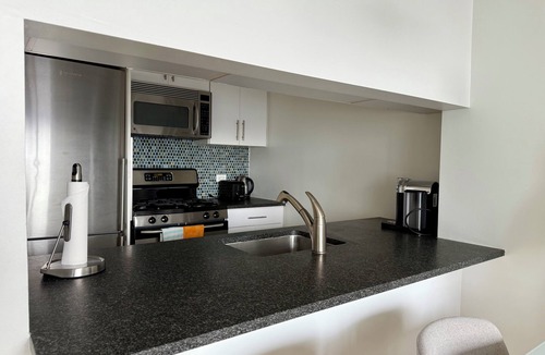 Union Square Apartment | Manhattan Luxe Views Near Empire State