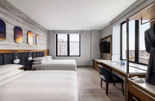 Queens Hotel | Marriott New York JFK Airport