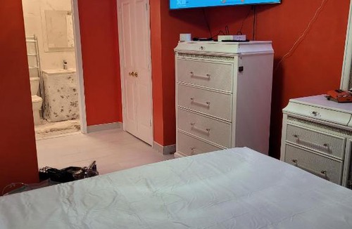 Williamsbridge Apartment | Mary's vacation home