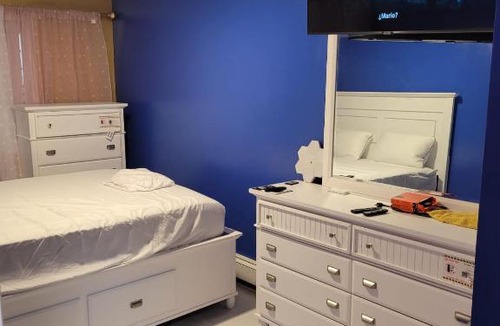 Williamsbridge Apartment | Mary's vacation home