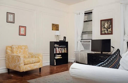 Prospect-Lefferts Gardens Historic District Apartment | Massive and Neat Two Bedroom Flat on Park