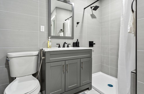 Central Park North Apartment | Minimalist Queen Studio Central Park Columbia Uni
