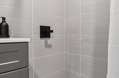 Central Park North Apartment | Minimalist Queen Studio Central Park Columbia Uni