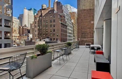 Central New York City Apartment | Modern 2BD in Midtown with Washer and Dryer in-unit