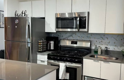 Manhattan Apartment | Modern 2BDR with fireplace & and Lounge