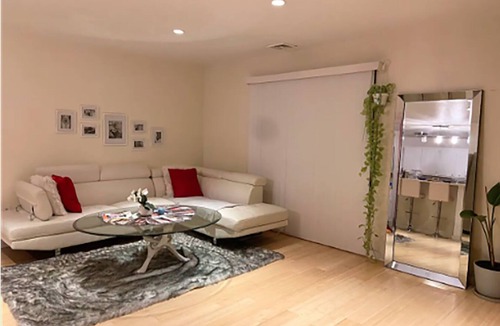 Woodstock Condo | Modern Comfort Stay w/Patio 7 mins to Manhattan