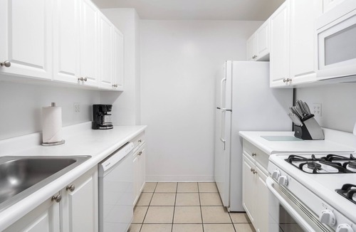 Sutton Place Apartment | Modern, Comfortable One Bed on the Upper East Side