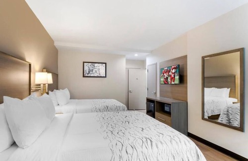 Queens House | Modern-Day Retreat Located off Interstate-678 | 3 Family Ready Rooms